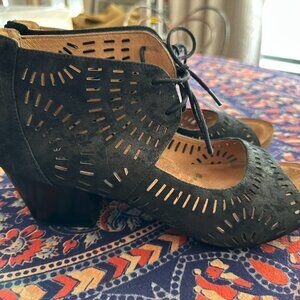Sofft Modesto Sandal in black with metallic & block heel Size 11